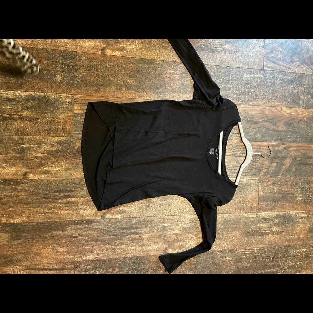 Black soft long sleeve V-neck